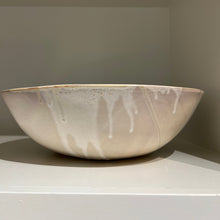 Load image into Gallery viewer, 17" Round Bowl