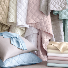 Load image into Gallery viewer, different colored sheets and quilted comforters