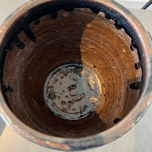 Load image into Gallery viewer, Vintage Pot
