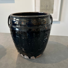 Load image into Gallery viewer, Vintage Pot
