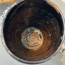 Load image into Gallery viewer, Vintage Pot
