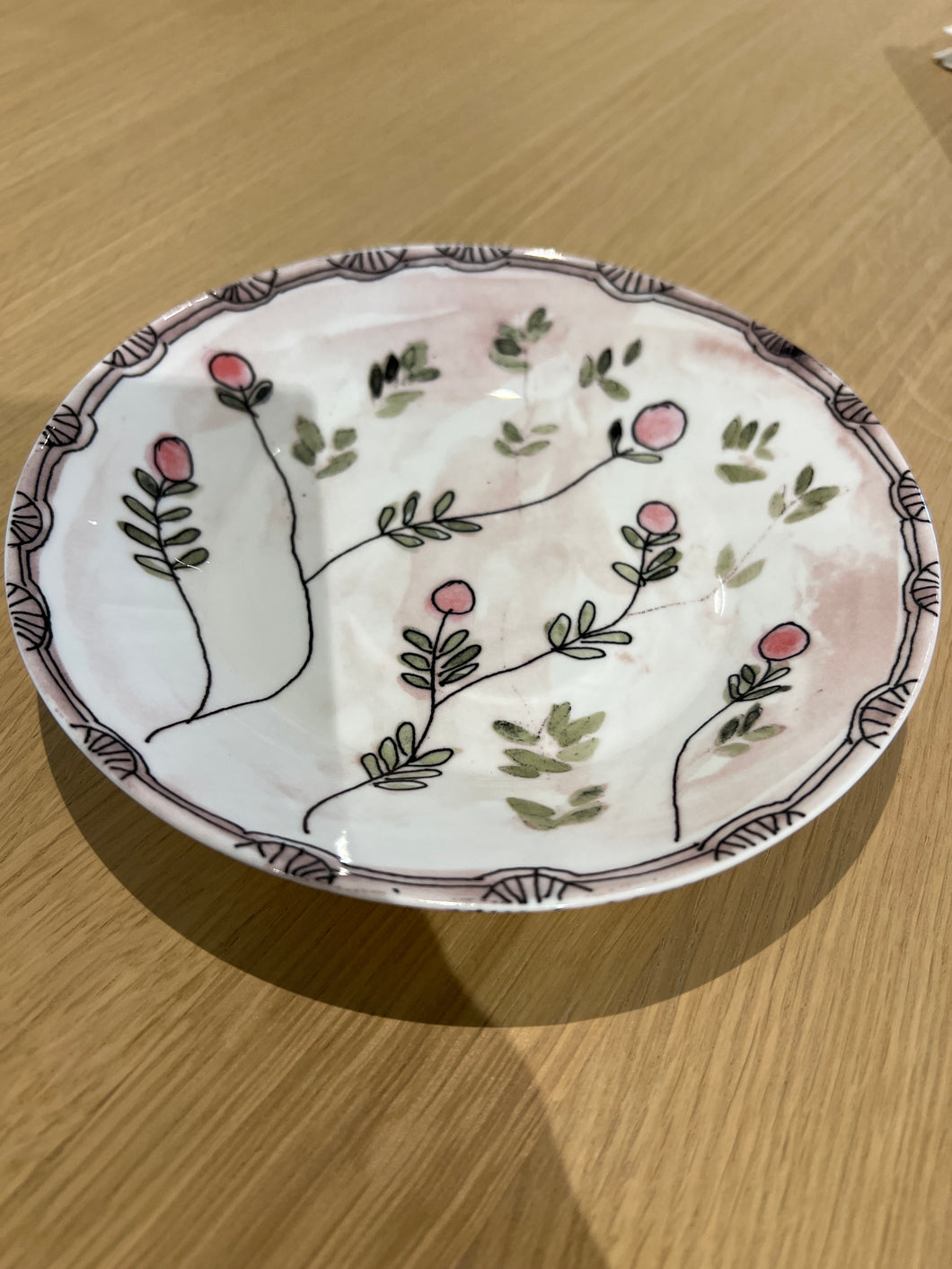 Mirtillo Plate w/Nude colored flowers