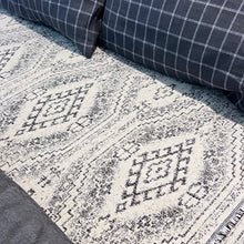 Load image into Gallery viewer, Salt and Pepper Queen Coverlet
