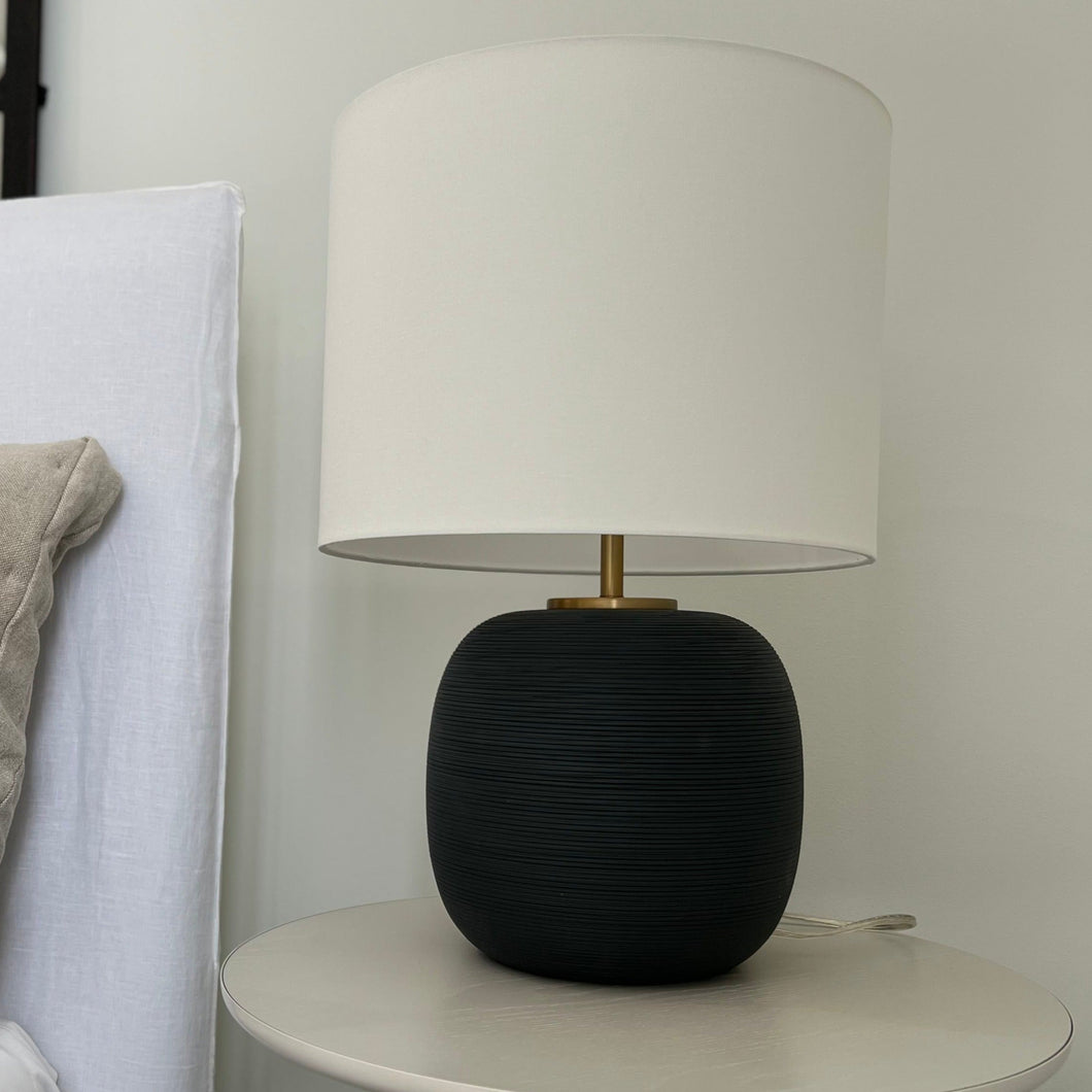 Fanny Wide Table Lamp