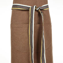 Load image into Gallery viewer, close up of the tie on the red earth libeco apron 

