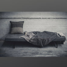 Load image into Gallery viewer, Libeco Francis Throw

